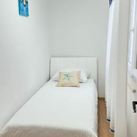 Perina تروغير