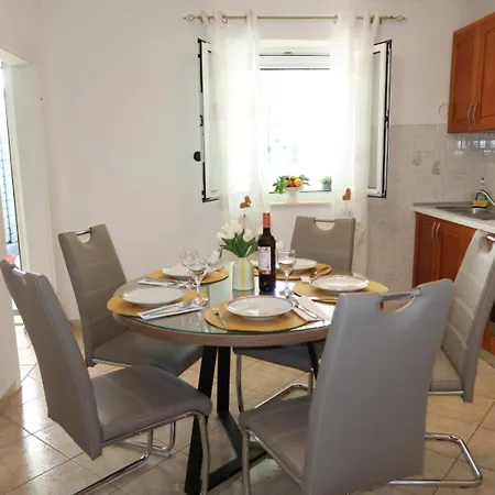Apartment Perina Trogir